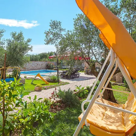 Pet Friendly In Golubovo Mednjan