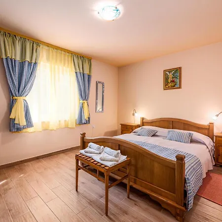 Pet Friendly In Golubovo Сasa de vacaciones